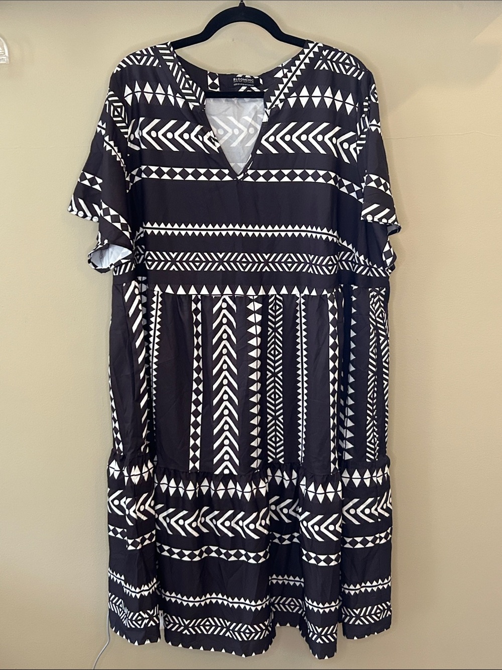 BloomChic Black and White Geometric Dress